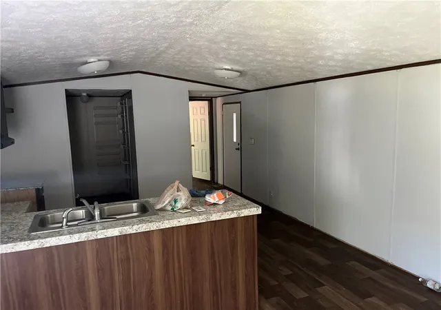 Photo 2 of Manufactured home for sale at 319 Shannanadoah Dr, Westminster, SC 29693 | MLS# 20306125 | Listing updated on 2026-09-12