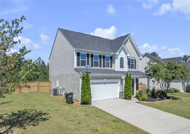 Photo 2 of Single family home for sale at 120 Thames Valley Dr, Easley, SC 29642 | MLS# 20306117 | Listing updated on 2026-09-19