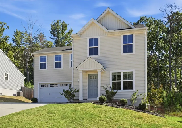 Photo 2 of Single family home for sale at 112 Wells Sta Rd, Seneca, SC 29678 | MLS# 20306131 | Listing updated on 2026-10-14