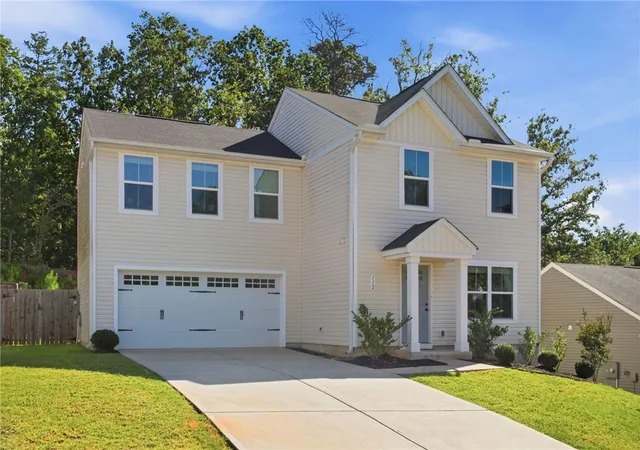 Photo 3 of Single family home for sale at 112 Wells Sta Rd, Seneca, SC 29678 | MLS# 20306131 | Listing updated on 2026-10-14