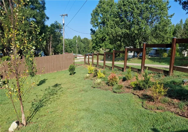 Photo 23 of Single family home for sale at 1109 Gordon St, Greenville, SC 29611 | MLS# 20306129 | Listing updated on 2026-10-05