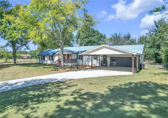 Photo 2 of Single family home for sale at 1048 Old Gantt Ml Rd, Anderson, SC 29625 | MLS# 20305966 | Listing updated on 2026-10-25