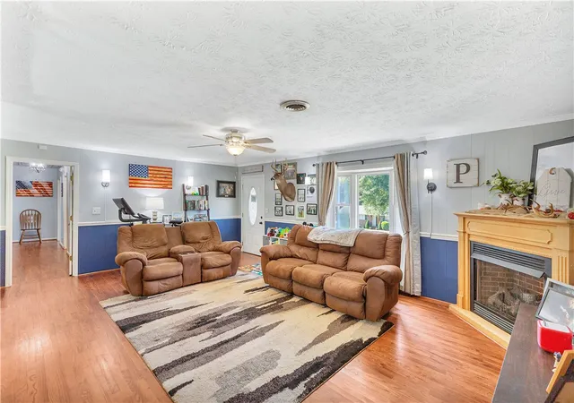 Photo 3 of Sale Pending at 411 Van Martin Rd, Anderson, SC 29621 | MLS# 20306128 | Listing updated on 2026-10-08