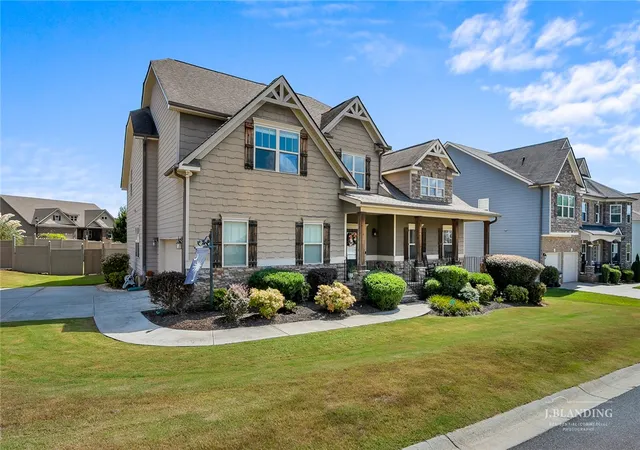 Photo 2 of Single family home for sale at 124 Mystic Vineyard Ln, Anderson, SC 29621 | MLS# 20306086 | Listing updated on 2026-10-26