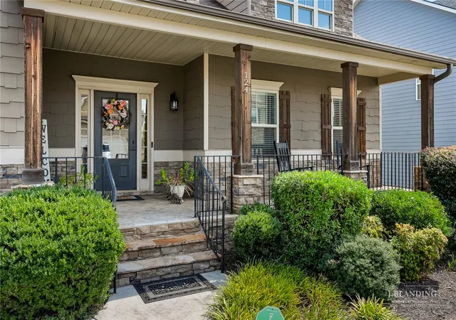 Photo 3 of Single family home for sale at 124 Mystic Vineyard Ln, Anderson, SC 29621 | MLS# 20306086 | Listing updated on 2026-10-26