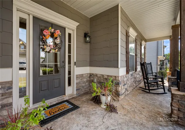 Photo 3 of Single family home for sale at 124 Mystic Vineyard Ln, Anderson, SC 29621 | MLS# 20306086 | Listing updated on 2026-10-26