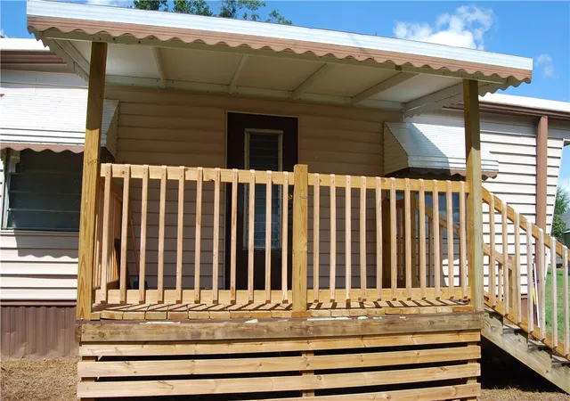 Photo 3 of Manufactured home for sale at 106 W Cresent Dr, Seneca, SC 29678 | MLS# 20306092 | Listing updated on 2026-09-14