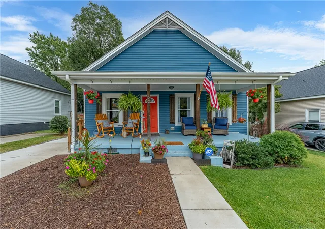Photo 2 of Single family home for sale at 22 Seyle St, Greenville, SC 29605 | MLS# 20306151 | Listing updated on 2026-10-19