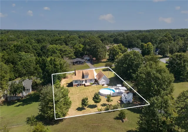 Photo 2 of Single family home for sale at 307 Country Glen, Pelzer, SC 29669 | MLS# 20306148 | Listing updated on 2026-10-20