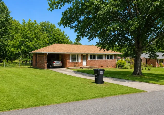 Photo 1 of Single family home for sale at 1033 Hickory Ln, Anderson, SC 29624 | MLS# 20306044 | Listing updated on 2026-10-21