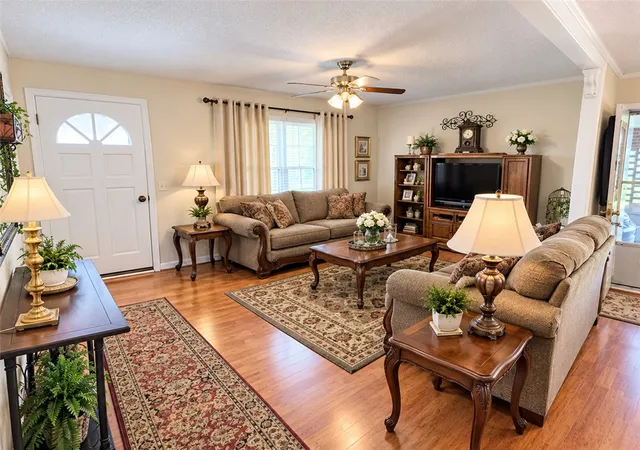 Photo 2 of Single family home for sale at 1033 Hickory Ln, Anderson, SC 29624 | MLS# 20306044 | Listing updated on 2026-10-21