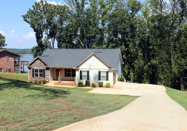 Photo 3 of Single family home for sale at 2210 Surfside Dr, Anderson, SC 29625 | MLS# 20306448 | Listing updated on 2026-10-16