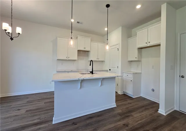 Photo 2 of Single family home for sale at 16 Gateway Dr, Central, SC 29630 | MLS# 20306573 | Listing updated on 2026-10-16