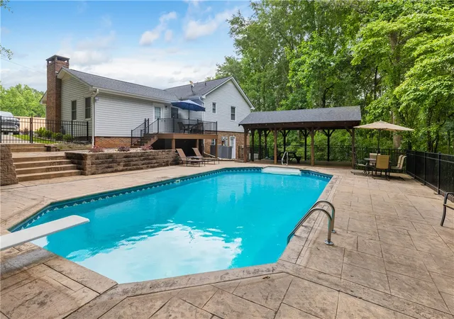 Photo 1 of Single family home for sale at 404 S Old Ml Rd, Seneca, SC 29678 | MLS# 20306977 | Listing updated on 2026-10-14
