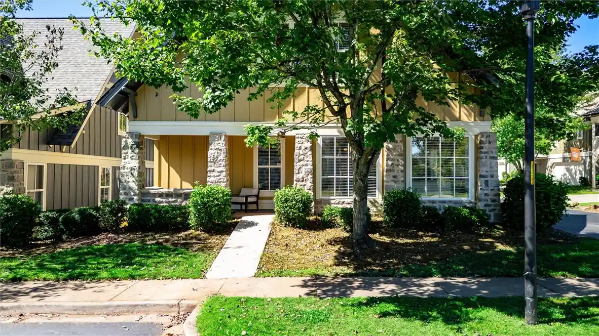 Listing Photo 2 - Condo for sale in 101 W Ln located at 101 W Ln, Clemson, SC 29631 - Unit #1200