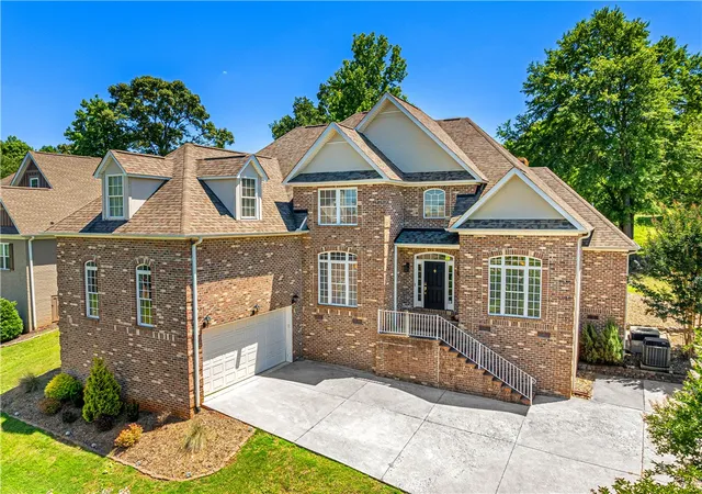 Photo 1 of Single family home for sale at 128 Turnberry Rd, Anderson, SC 29621 | MLS# 20307069 | Listing updated on 2026-10-19