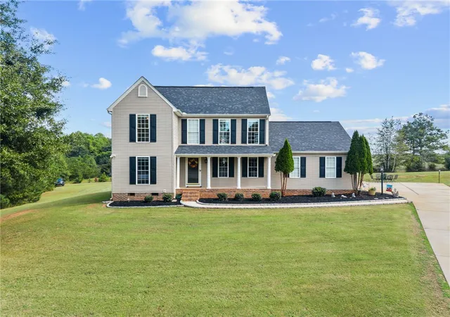 Photo 1 of Single family home for sale at 104 Foghorn Ct, Williamston, SC 29697 | MLS# 20307104 | Listing updated on 2026-10-25
