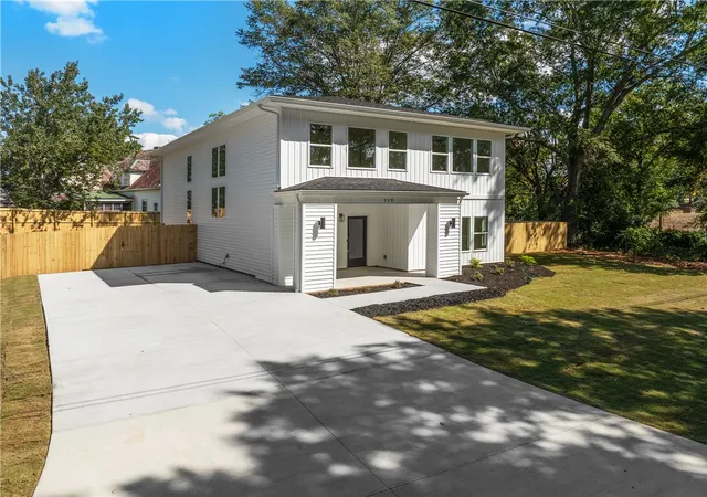 Photo 2 of Single family home for sale at 119 Park Dr, Easley, SC 29640 | MLS# 20306996 | Listing updated on 2026-10-19