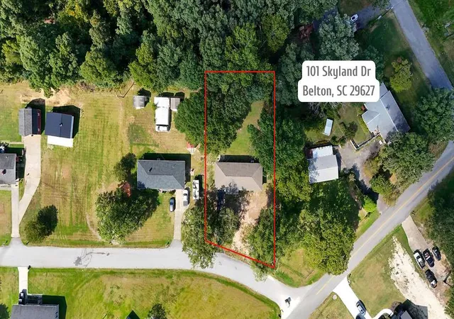 Photo 3 of Single family home for sale at 101 Skyland Dr, Belton, SC 29627 | MLS# 20307119 | Listing updated on 2026-10-20