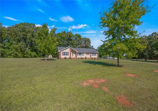 Photo 2 of Single family home for sale at 322 Wood Valley Dr, Anderson, SC 29621 | MLS# 20306919 | Listing updated on 2026-10-22