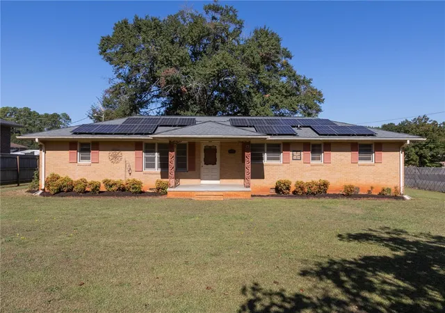 Photo 1 of Sale Pending at 200 Fleming Dr, Anderson, SC 29621 | MLS# 20307087 | Listing updated on 2026-10-23