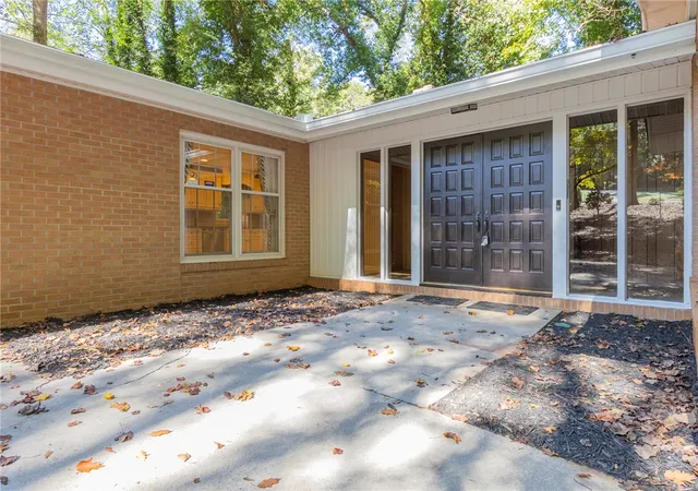 Photo 3 of Single family home for sale at 101 Briar Crk Ln, Anderson, SC 29621 | MLS# 20307027 | Listing updated on 2026-10-24