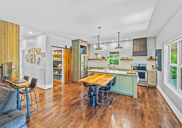 Photo 3 of Single family home for sale at 20 Sunset View Ln, Marietta, SC 29661 | MLS# 20307189 | Listing updated on 2026-10-10