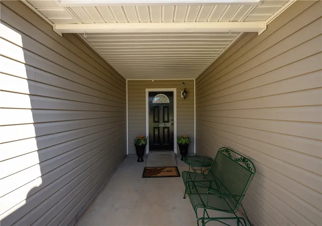 Photo 3 of Single family home for sale at 102 Stanmoore Dr, Anderson, SC 29621 | MLS# 20307203 | Listing updated on 2026-10-12
