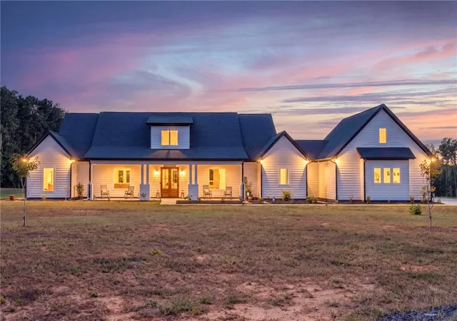 Photo 2 of Single family home for sale at 303 Bagwell Dr, Honea Path, SC 29654 | MLS# 20307212 | Listing updated on 2026-10-12