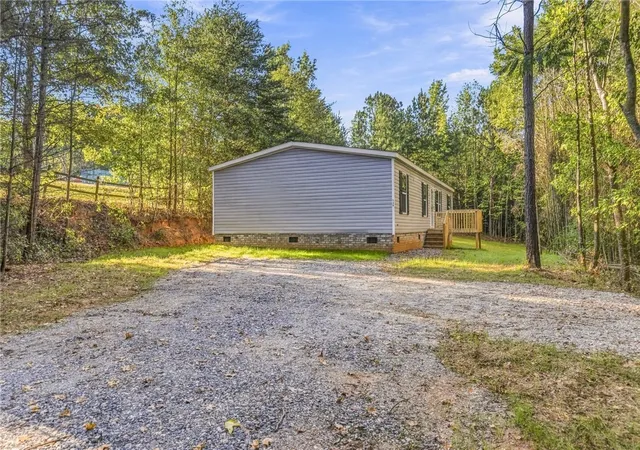 Photo 2 of Manufactured home for sale at 120 Chastain Dr, Pelzer, SC 29669 | MLS# 20307218 | Listing updated on 2026-10-12