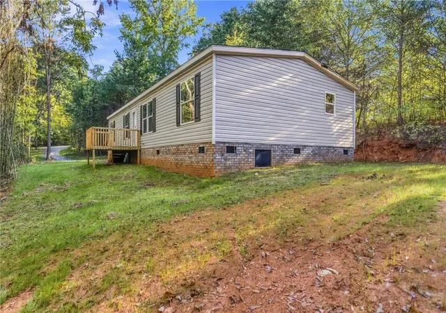 Photo 3 of Manufactured home for sale at 120 Chastain Dr, Pelzer, SC 29669 | MLS# 20307218 | Listing updated on 2026-10-12