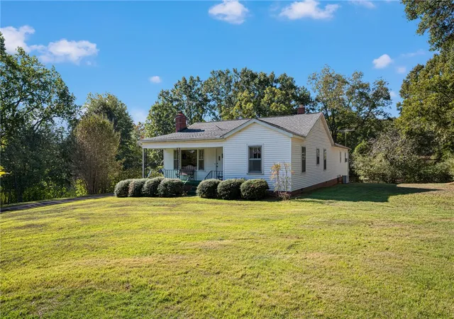 Photo 2 of Single family home for sale at 4125 Old Portman Rd, Anderson, SC 29626 | MLS# 20307172 | Listing updated on 2026-10-12