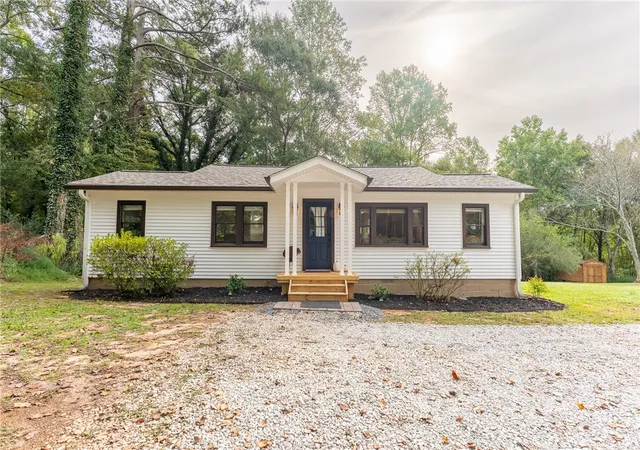 Photo 1 of Single family home for sale at 526 Issaqueena Trl, Clemson, SC 29631 | MLS# 20307222 | Listing updated on 2026-10-27
