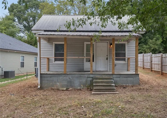 Photo 1 of Single family home for sale at 508 W 4th Avenue, Easley, SC 29640 | MLS# 20307221 | Listing updated on 2026-10-12