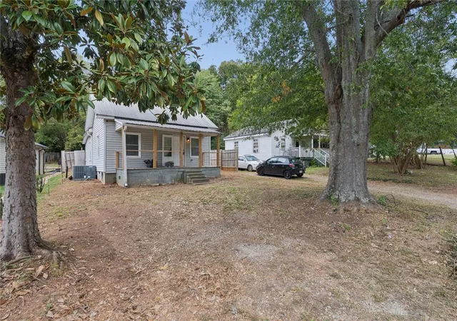 Photo 2 of Single family home for sale at 508 W 4th Avenue, Easley, SC 29640 | MLS# 20307221 | Listing updated on 2026-10-12