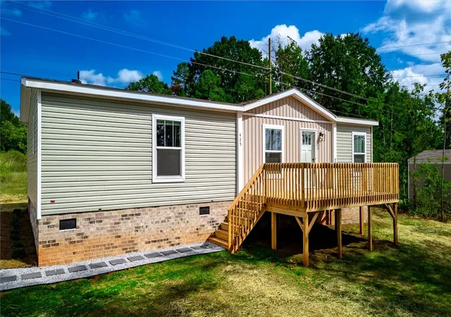 Photo 2 of Manufactured home for sale at 425 Stewart Rd, Six Mile, SC 29682 | MLS# 20307227 | Listing updated on 2026-10-26