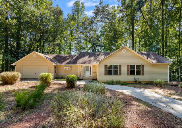 Photo 1 of Single family home for sale at 1607 Mcclellan Rd, Anderson, SC 29621 | MLS# 20306992 | Listing updated on 2026-10-22