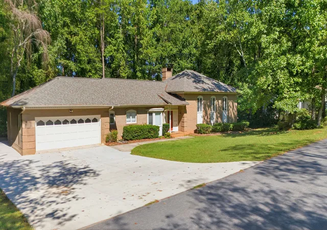 Photo 2 of Single family home for sale at 107 Ashley Rd, Clemson, SC 29631 | MLS# 20307241 | Listing updated on 2026-10-28