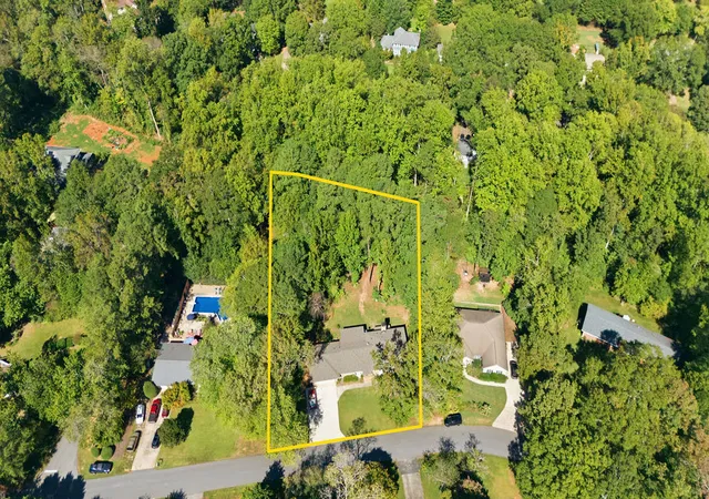 Photo 3 of Single family home for sale at 107 Ashley Rd, Clemson, SC 29631 | MLS# 20307241 | Listing updated on 2026-10-28