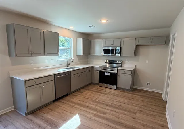 Photo 4 of Single family home for sale at 216 Hamilton St, Easley, SC 29640 | MLS# 20307235 | Listing updated on 2026-10-13