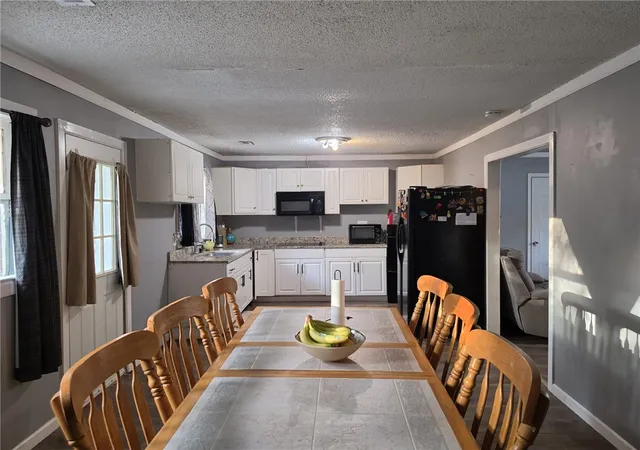 Photo 3 of Single family home for sale at 5 E Oak Hl Ct, Piedmont, SC 29673 | MLS# 20307245 | Listing updated on 2026-10-24