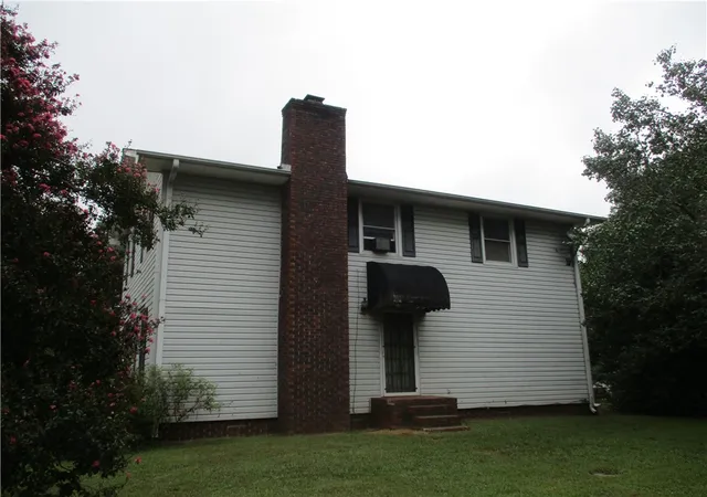 Photo 2 of Single family home for sale at 4320 Midway Rd, Belton, SC 29627 | MLS# 20307200 | Listing updated on 2026-10-26