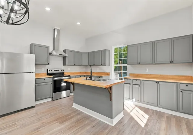 Photo 3 of Single family home for sale at 115 Hunter St, Anderson, SC 29625 | MLS# 20307269 | Listing updated on 2026-10-14