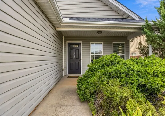Photo 3 of Single family home for sale at 103 Maravista Ave, Greenville, SC 29617 | MLS# 20307205 | Listing updated on 2026-10-16