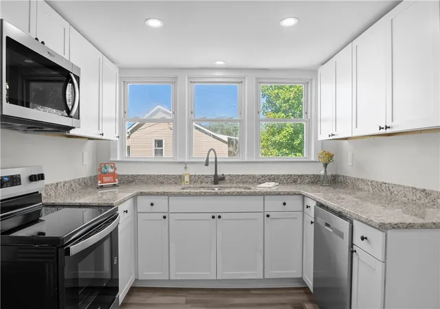 Photo 3 of Single family home for sale at 105 E Beattie St, Liberty, SC 29657 | MLS# 20307305 | Listing updated on 2026-10-25