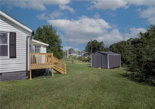 Photo 4 of Single family home for sale at 105 E Beattie St, Liberty, SC 29657 | MLS# 20307305 | Listing updated on 2026-10-25