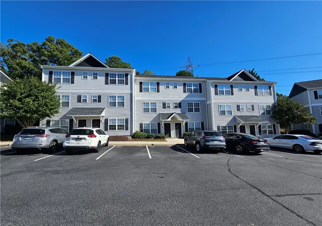 Photo 2 of Townhouse for sale at 236 Campus Dr #D, Central, SC 29630 | MLS# 20307125 | Listing updated on 2026-10-14