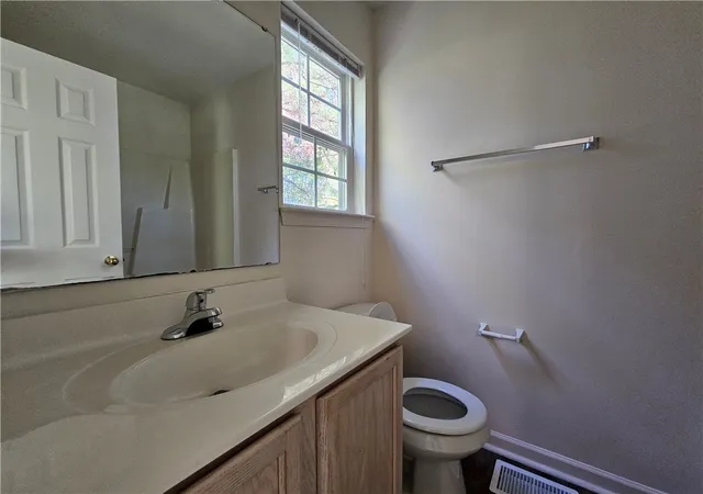 Photo 4 of Townhouse for sale at 236 Campus Dr #D, Central, SC 29630 | MLS# 20307125 | Listing updated on 2026-10-14