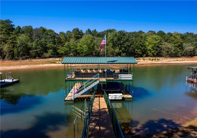 Photo 2 of Single family home for sale at 32 Song Bird Ln, Hartwell, GA 30643 | MLS# 20307324 | Listing updated on 2026-10-15