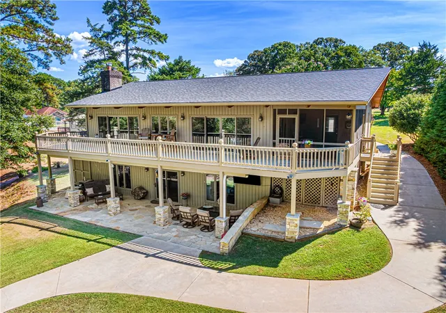 Photo 4 of Single family home for sale at 32 Song Bird Ln, Hartwell, GA 30643 | MLS# 20307324 | Listing updated on 2026-10-15